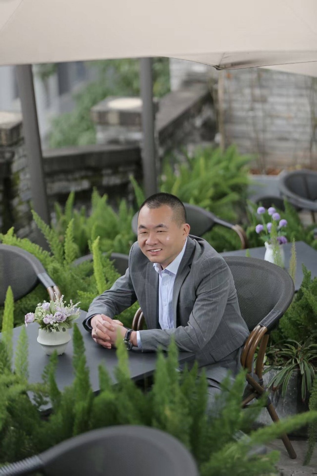 ��װ���尴Ħ